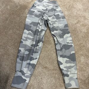 Aerie Offline Real Me Gray Camo Joggers Womens Size Small